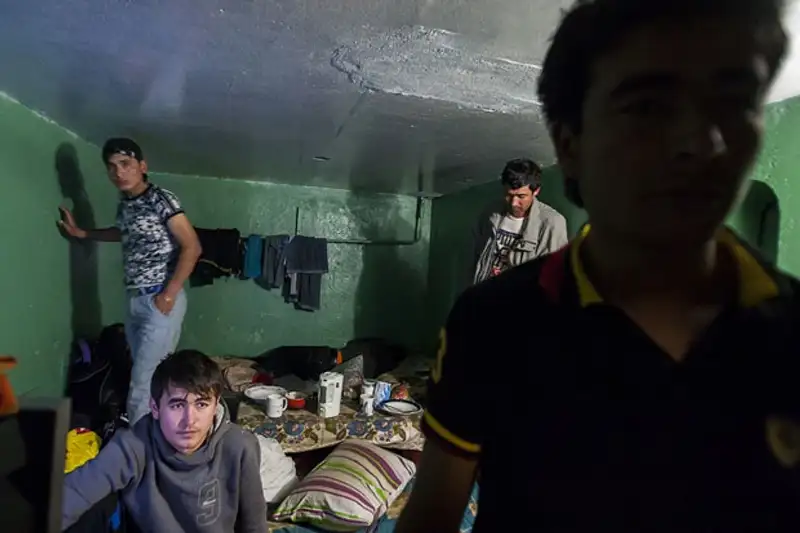 Путь гастарбайтера: от вокзала до вокзала Путь гастарбайтера: от вокзала до вокзала, фото - Новости Zakon.kz от 25.10.2013 17:25