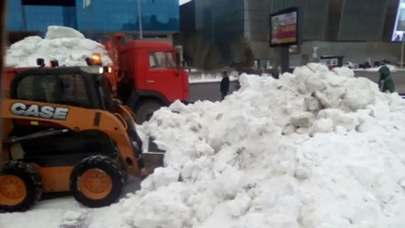 В столице убрано около 50 тыс. м&#179; снега