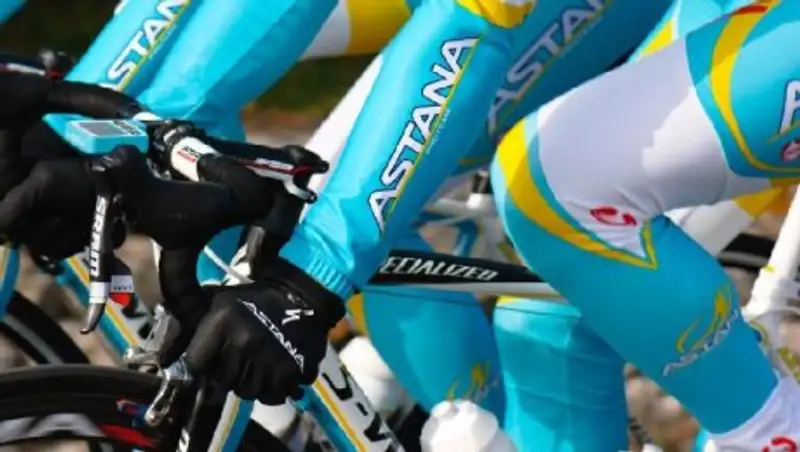«Верхушкой айсберга» назвали в СМИ инцидент с участием велогонщика «Астаны»