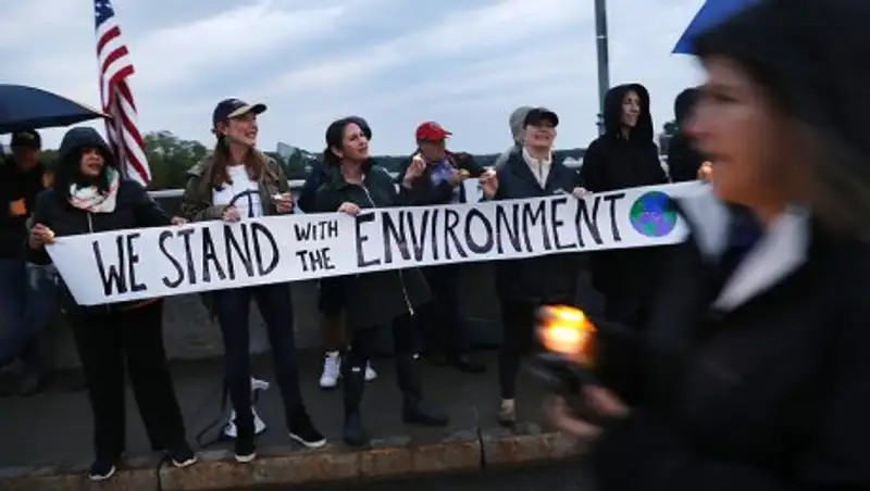 Опрос: почти половина американцев выступает против выхода США из соглашения по климату