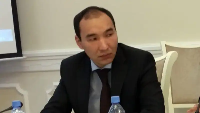 Аким Караганды уволил руководителя отдела коммунального хозяйства