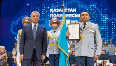 Тридцать полицейских ВКО стали новоселами, фото - Новости Zakon.kz от 23.06.2022 21:02