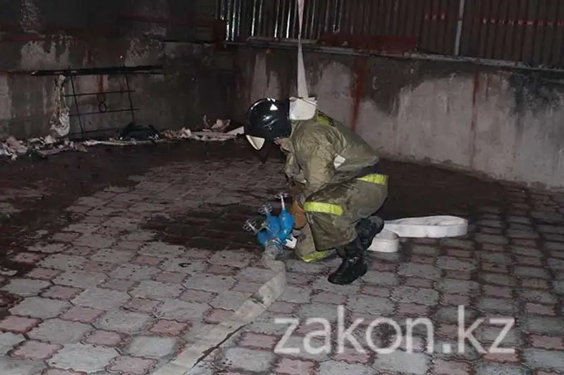 В Алматы сгорела сауна, располагавшаяся на территории частного дома (фото) В Алматы сгорела сауна, располагавшаяся на территории частного дома (фото), фото - Новости Zakon.kz от 29.11.2013 16:52