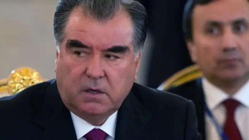 Таджикистан проголосовал за пожизненное правление Рахмона