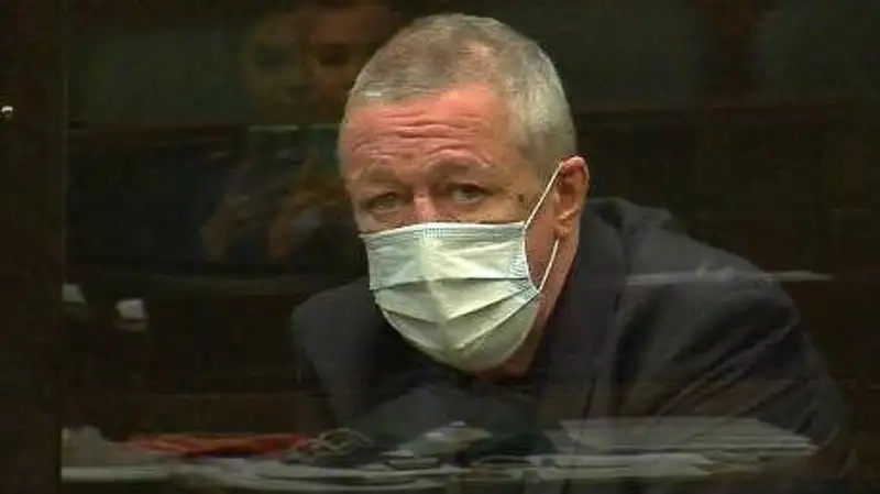 Михаил Ефремов обратился в суд, чтобы выйти на свободу раньше срока