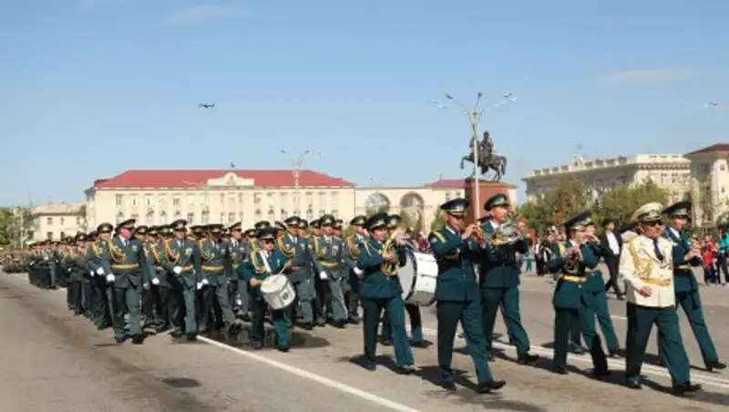 Жамбылцы посмотрели прямую трансляцию военного парада в Астане