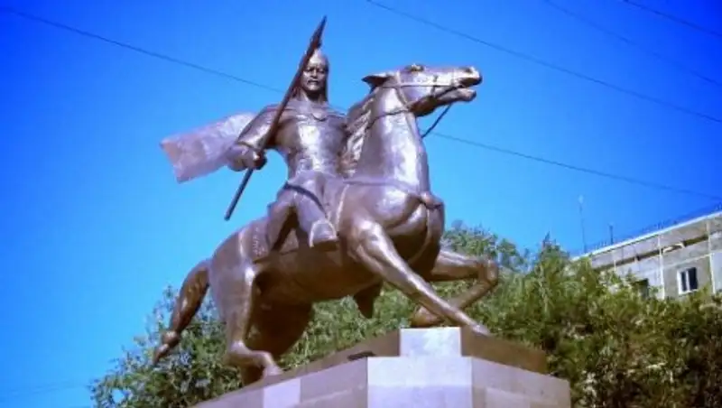 В Павлодаре открыли памятник Малайсары