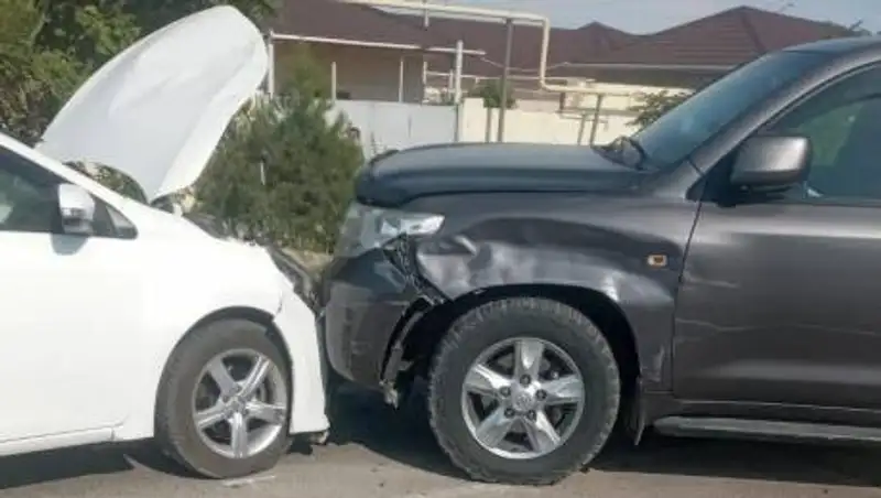 Человек пострадал в двойном ДТП в пригороде Актау