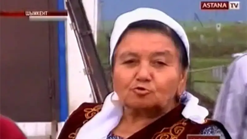 Жители двух жилых массивов Шымкента жалуются на опасное соседство со свалкой