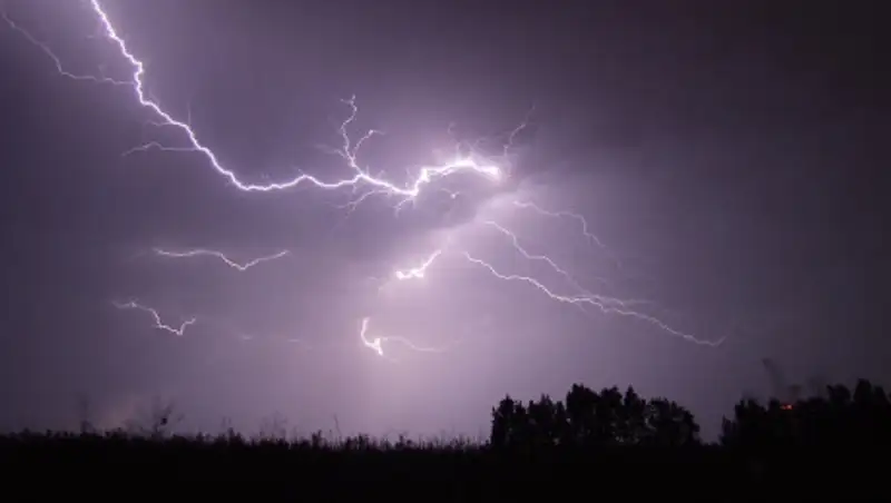 В двух областях Казахстана объявили штормовое предупреждение