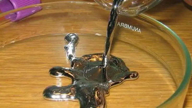 Мужчине, разлившему в алматинском аэропорту ртуть, продлили арест