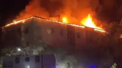 Крупный пожар в Конаеве: горит крыша жилого дома, фото - Новости Zakon.kz от 02.08.2023 03:36