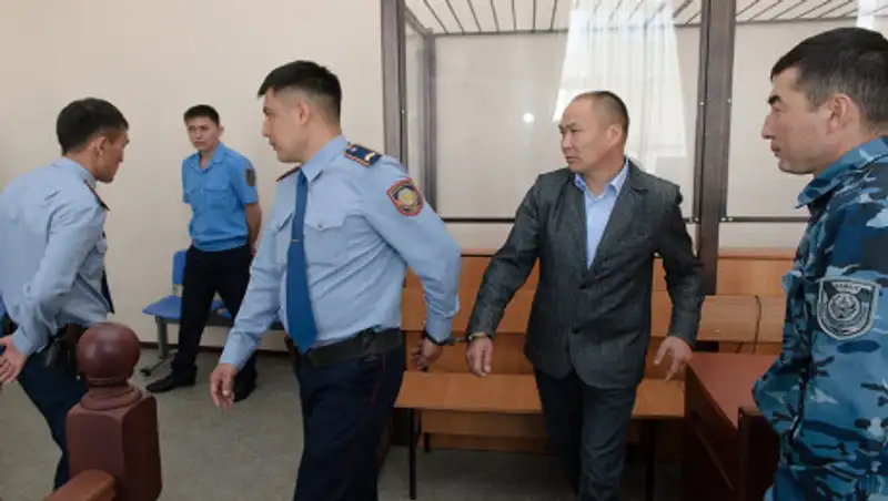 В Костанае за взятку осужден экс-председатель райсуда