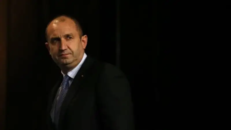 Оппозиционный кандидат Румен Радев победил на президентских выборах в Болгарии