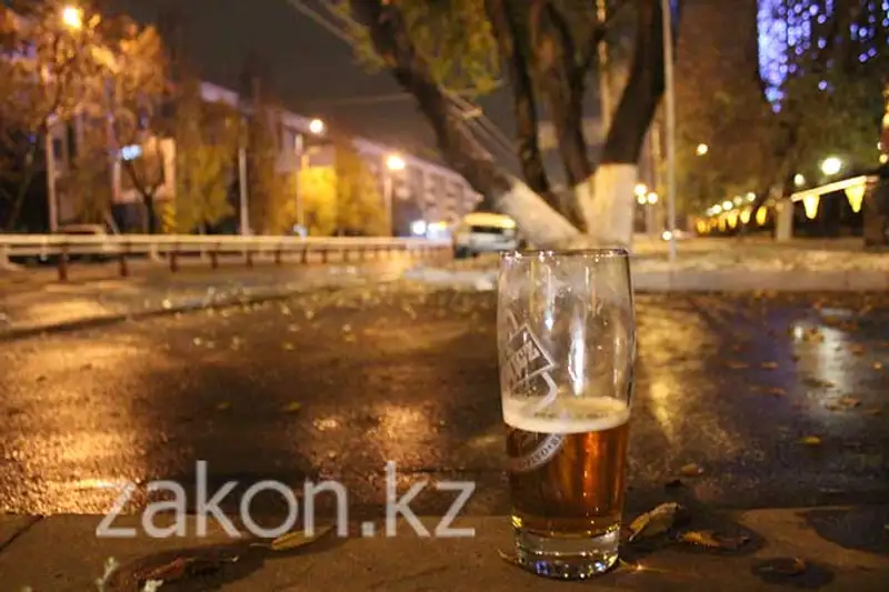 Нетрезвый водитель перевернулся на внедорожнике (фото) Нетрезвый водитель перевернулся на внедорожнике (фото), фото - Новости Zakon.kz от 11.11.2013 19:27