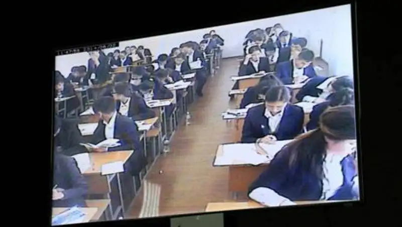 В Алматы первый поток выпускников сдал ЕНТ