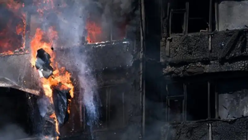 Опознана 71 жертва лондонского пожара в Grenfell Tower