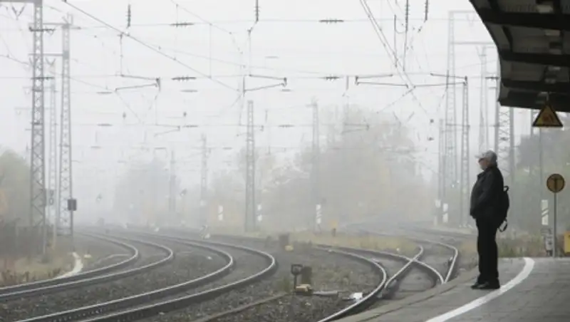 В Калифорнии пассажирский поезд врезался в автомобиль