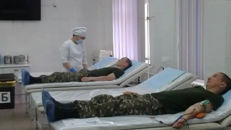 20 воспитанников Военно-технической школы сдали 9 литров крови