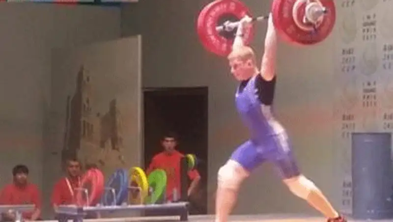 Казахстанский тяжелоатлет завоевал золотую медаль Гран-при IWF в Баку, фото - Новости Zakon.kz от 08.12.2013 18:06