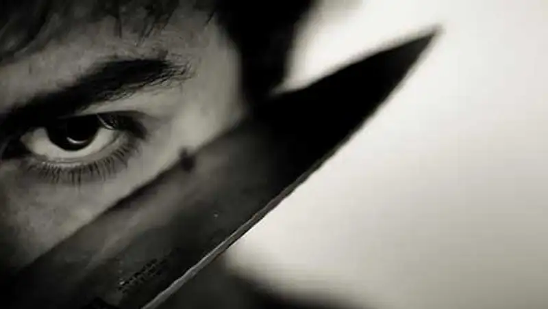 В Алматы мужчина после попытки убить жену, ударил себя ножом в шею и повесился, фото - Новости Zakon.kz от 24.10.2013 16:39