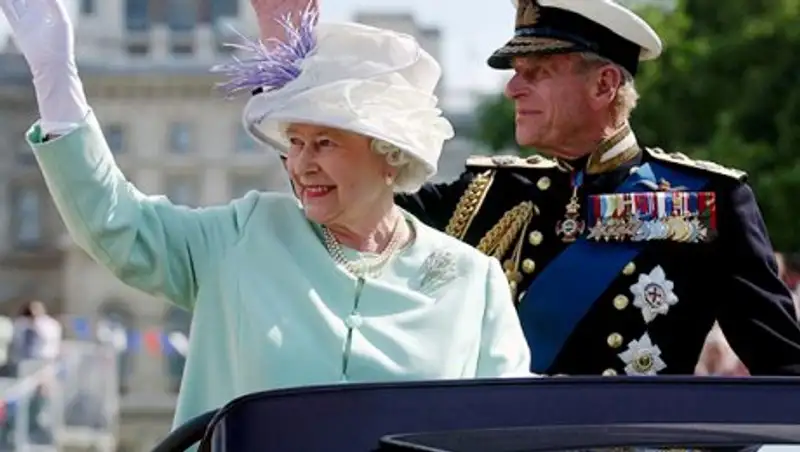 Как живет королева Елизавета. С чего начинается и как заканчивается день Ее Величества?