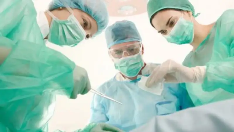 Более 3 килограммов волос удалили из желудка подростка