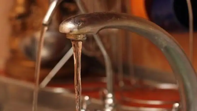 На пахнущую тиной воду жалуются костанайцы