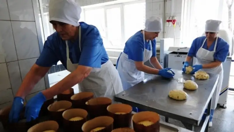 В Якутии к Пасхе испекли Царь-кулич весом более 400 кг