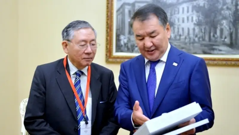 К. Мами провел встречу с Главным Судьей судов Дубайского международного финансового центра