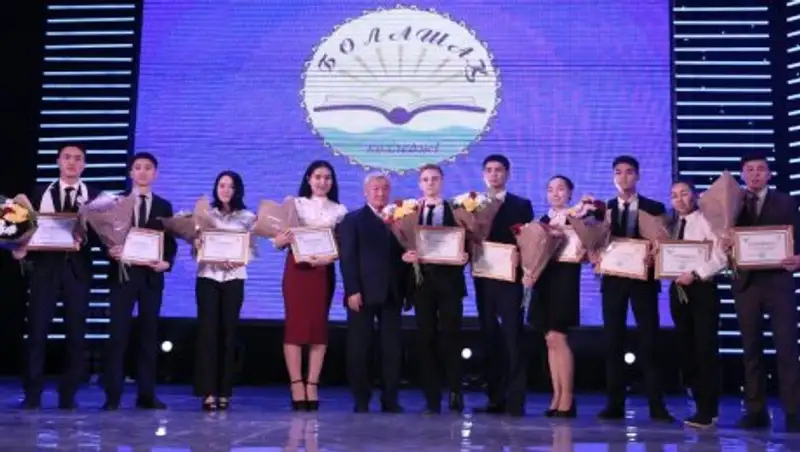 285 студентов получили именные стипендии акима Актюбинской области