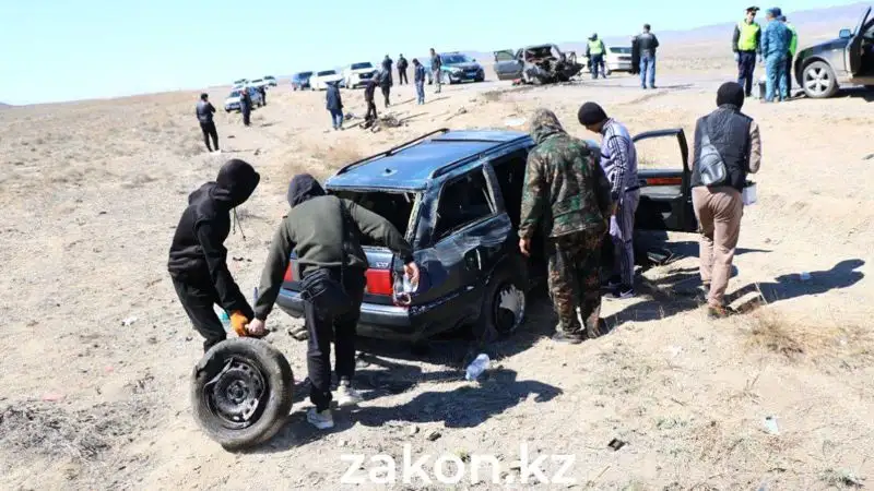 5 человек погибли при лобовом столкновении на трассе в Алматинской области, фото - Новости Zakon.kz от 01.04.2023 15:46
