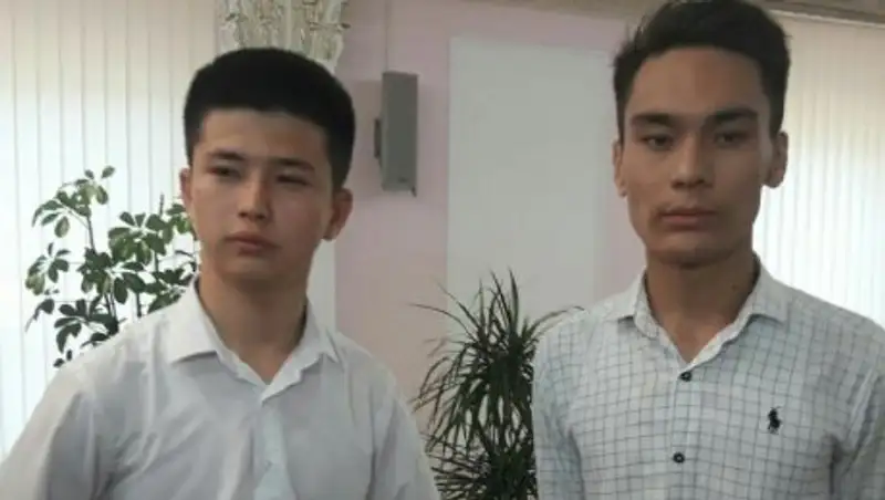 Участники скандального видео в Атырау принесли публичные извинения