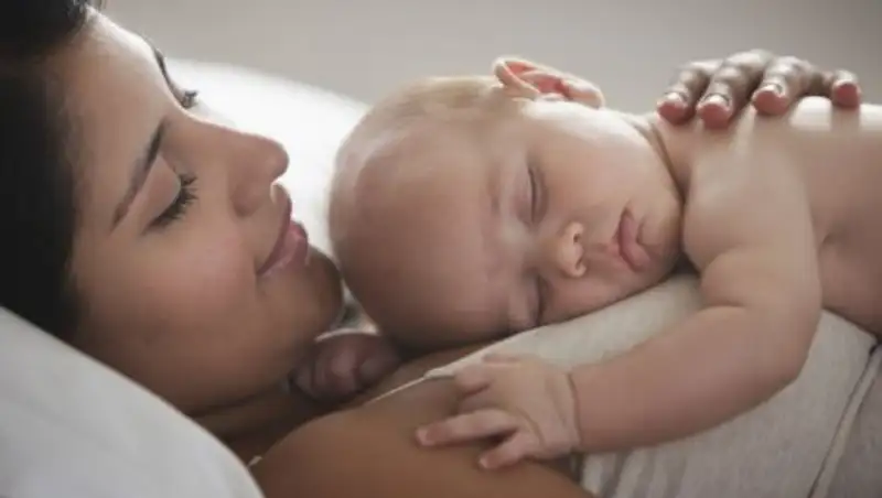 В Минтруда назвали суммы пособий по уходу за детьми до одного года на 2018 год