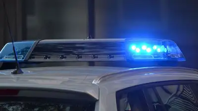 Жителя Петропавловска арестовали за повторный отказ снять наклейки со стекол авто , фото - Новости Zakon.kz от 14.05.2023 06:23