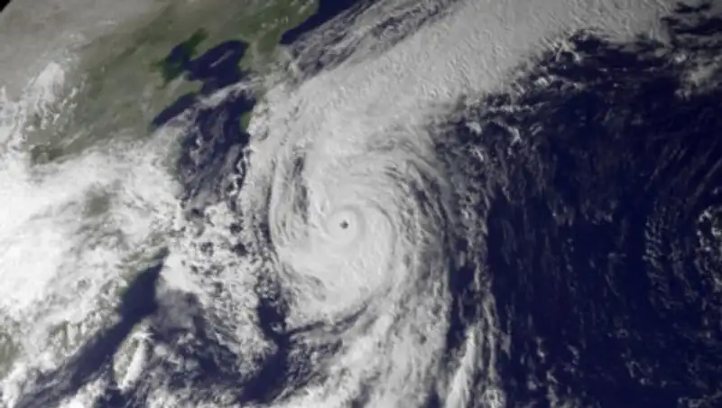 В Токио началась эвакуация из-за приближающегося тайфуна