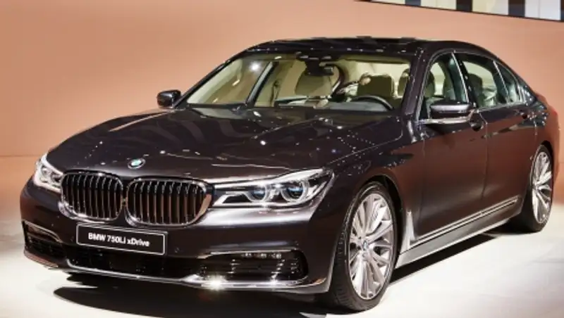 BMW предложит клиентам юбилейную версию 7-Series