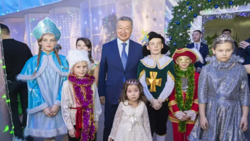 Детские новогодние елки прошли в Усть-Каменогорске