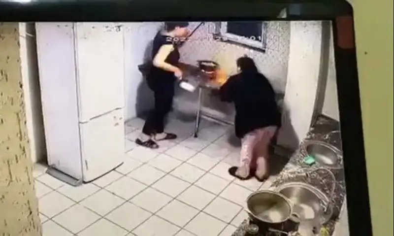 Облитая кипятком женщина рассказала подробности конфликта в алматинском общежитии