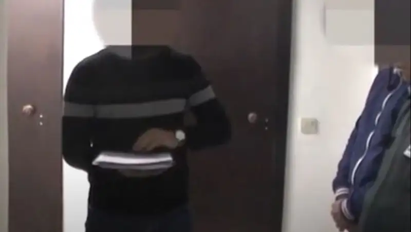 Появилось видео задержания предпринимателей в столице, укравших 118 млн тенге