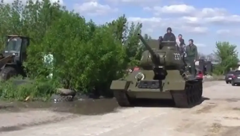 Самооборона Луганска вооружилась танком Т-34