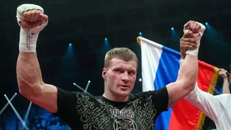Поветкин "перешагнул" через Хаммера и стал претендентом на титул суперчемпиона мира