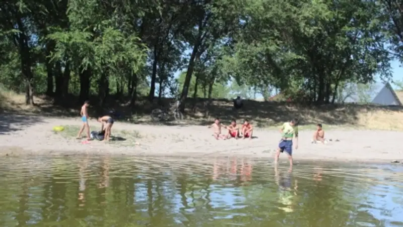 ДЧС Алматы продолжает патрулирования с разъяснением правил безопасности на воде