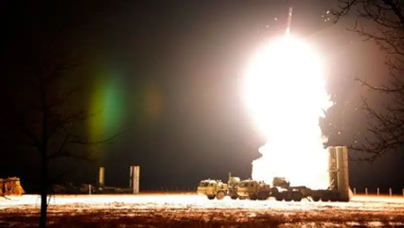 Российские военные получили два полка С-400