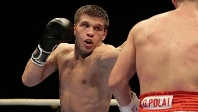 Потенциальный соперник Головкина, Деревянченко, высмеял Альвареса