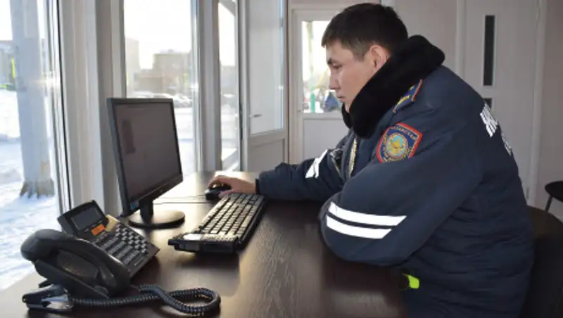 Полицейские посты на казахстанских трассах уберут