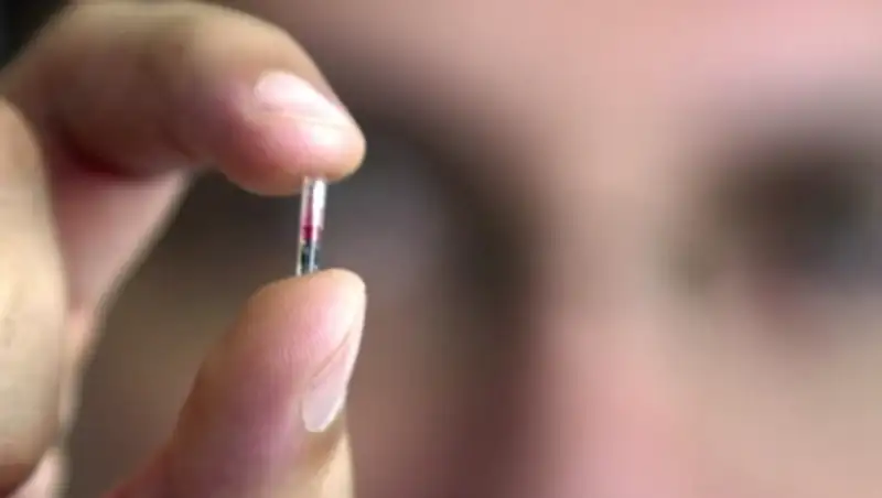 Компания вживила своим сотрудникам подкожные чипы