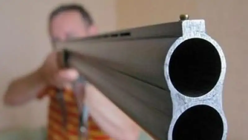 40 жастағы азамат 4 жасар баланы аяғынан мылтықпен атып құлатқан