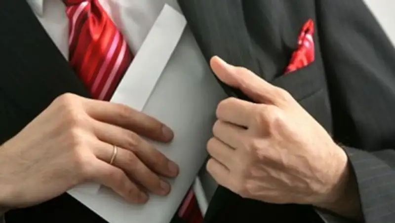 Основной причиной увольнения госслужащих в РК является коррупция