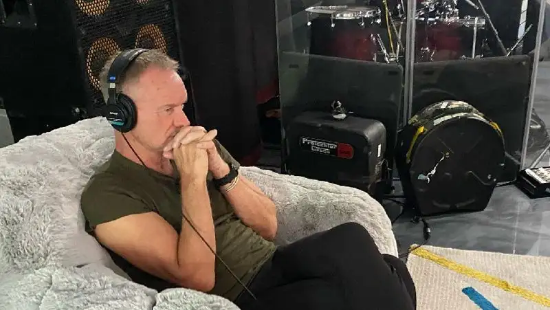 Стинг продал Universal Music права на все свои песни